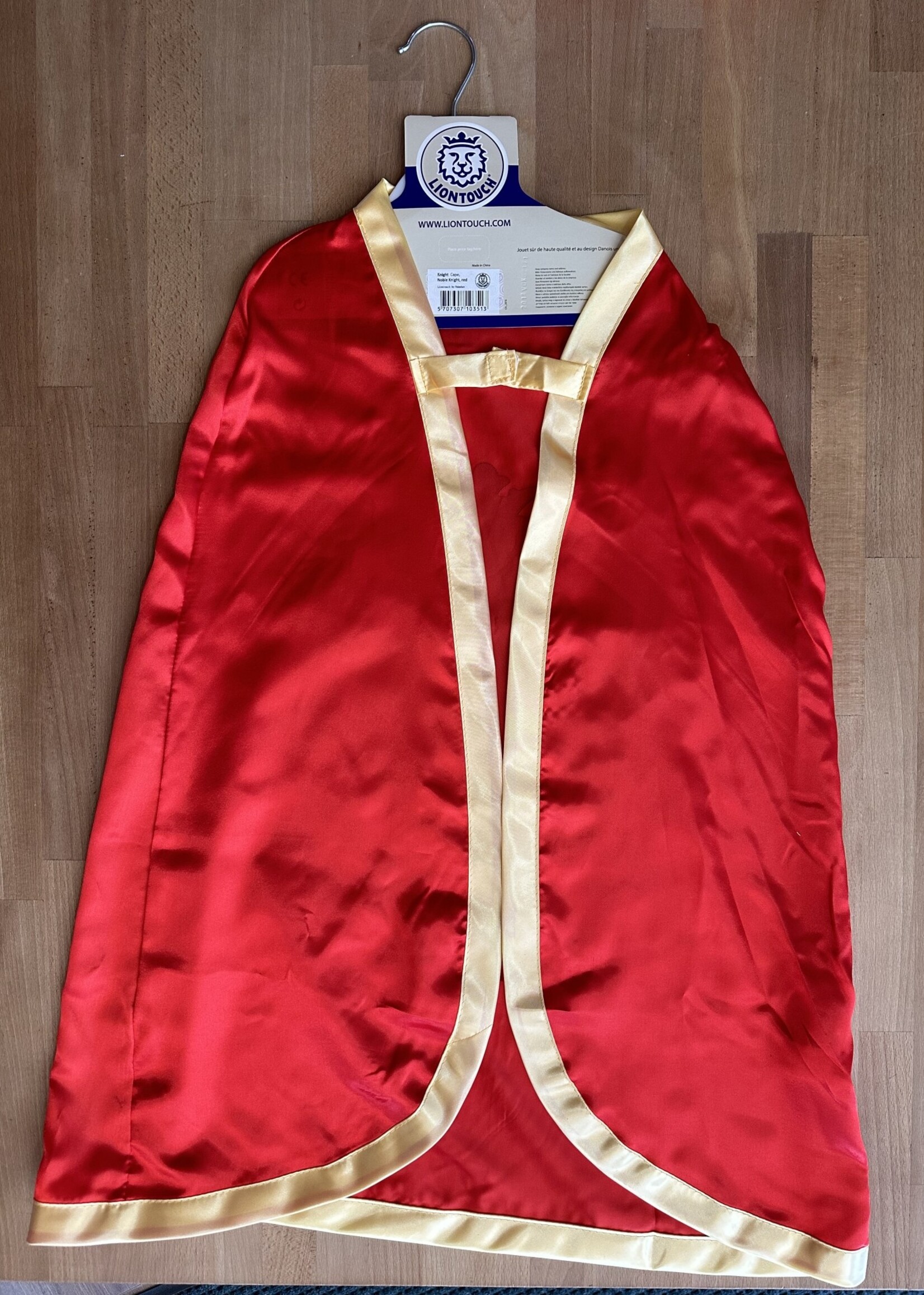Noble Knight Cape, Red