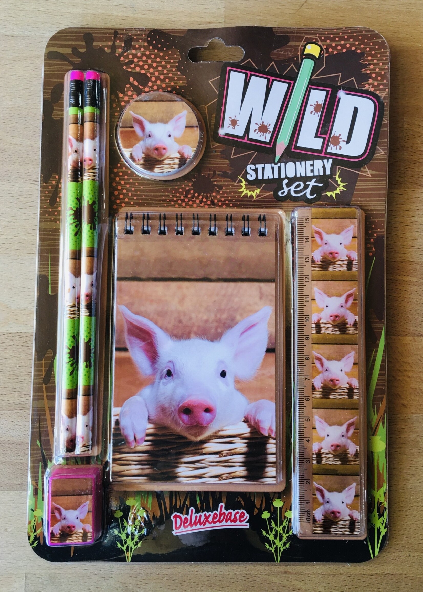 Deluxebase Wild Stationary Set - Pig