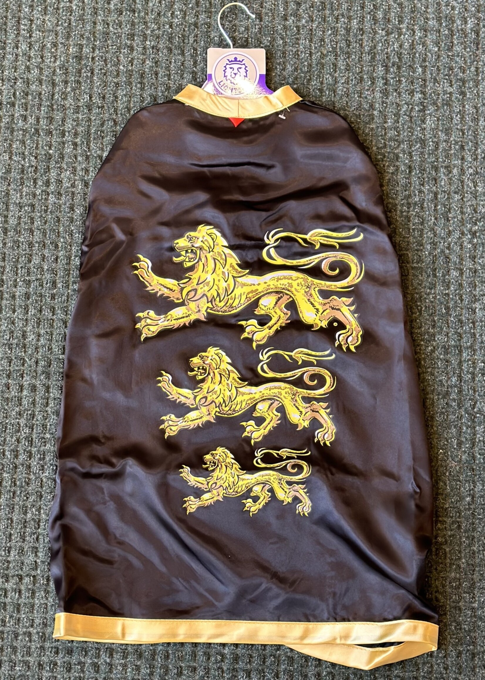 Triple Lion King Cape