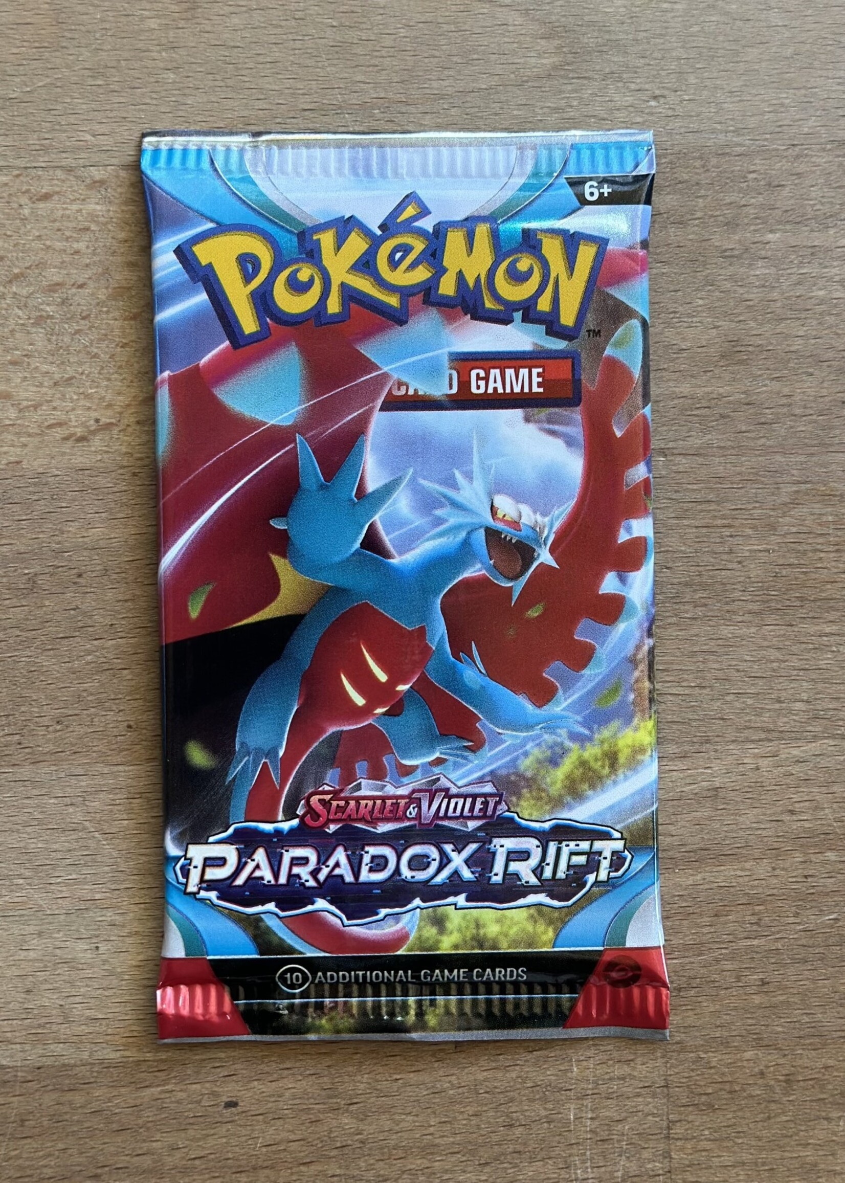 Card Game - Pokémon: Scarlet & Violet - Paradox Rift