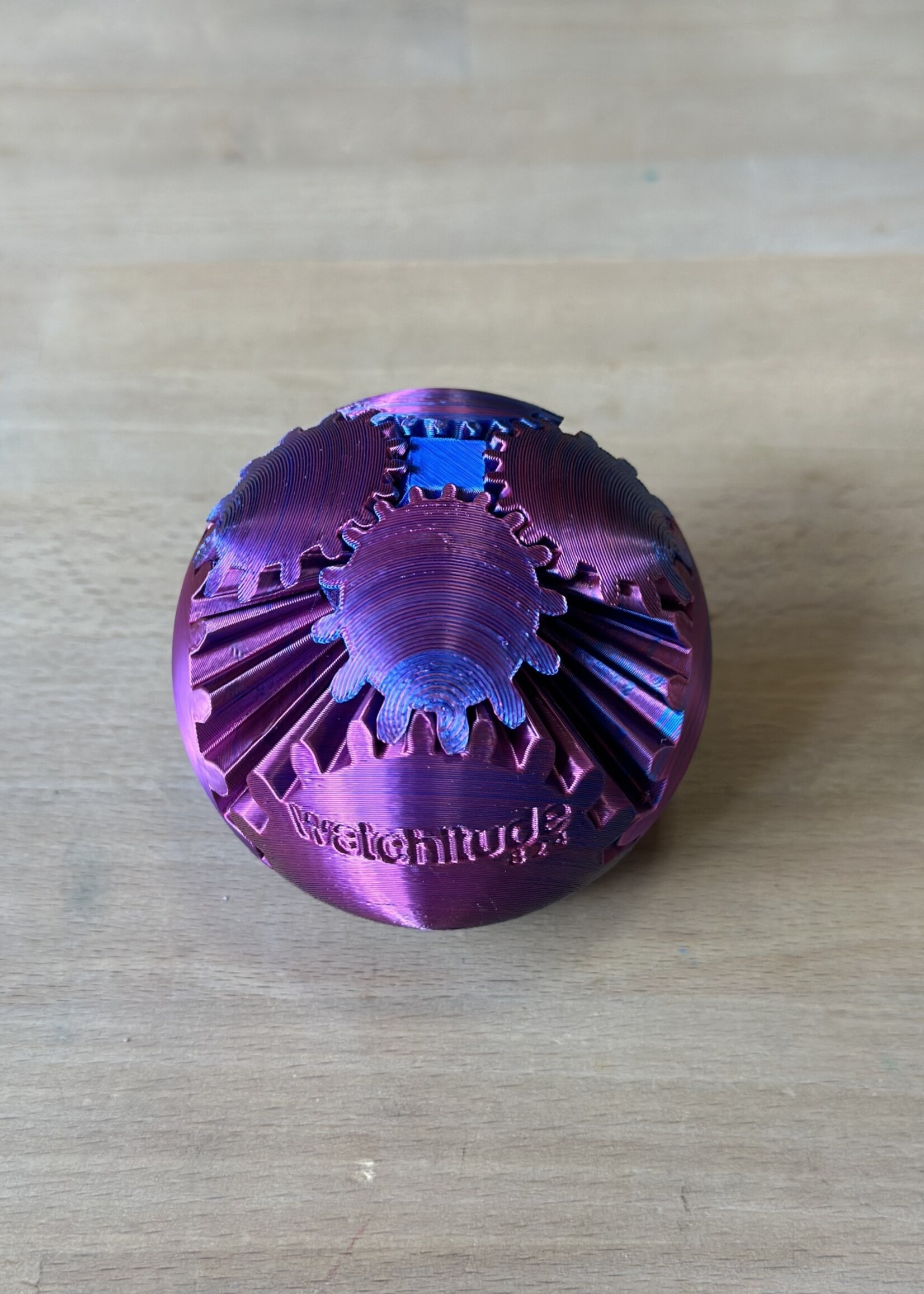 Watchitude Gear Ball (Rainbow)