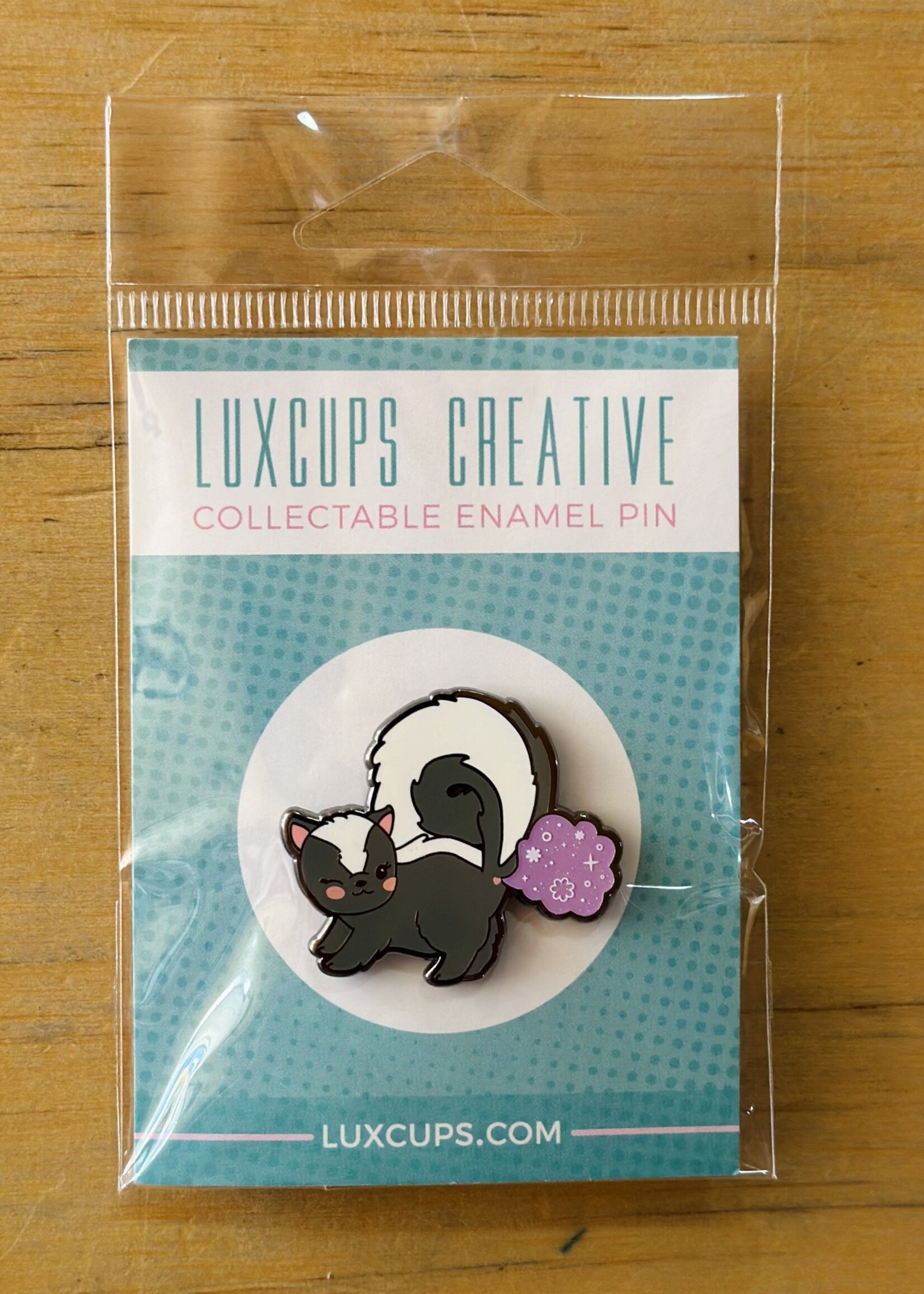 Luxcups Creative Skunky Spice Enamel Pin