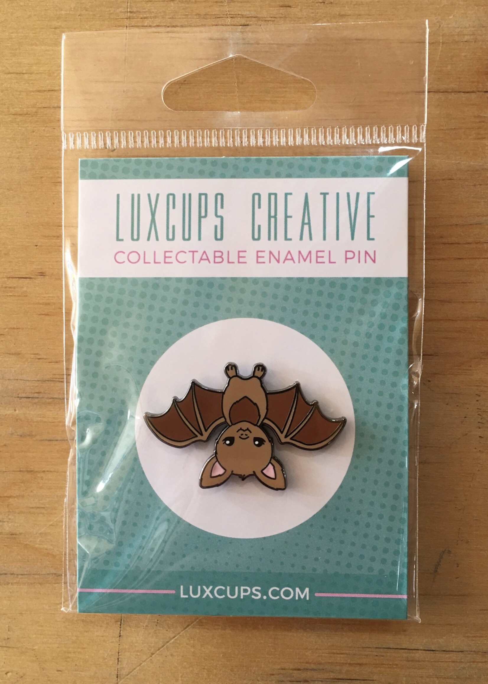 Luxcups Creative Brown Bat Enamel Pin