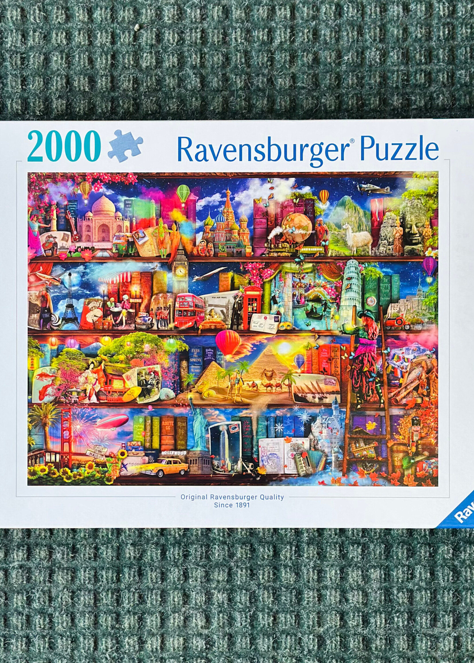 Ravensburger Puzzle - World of Books 2000 Pc.