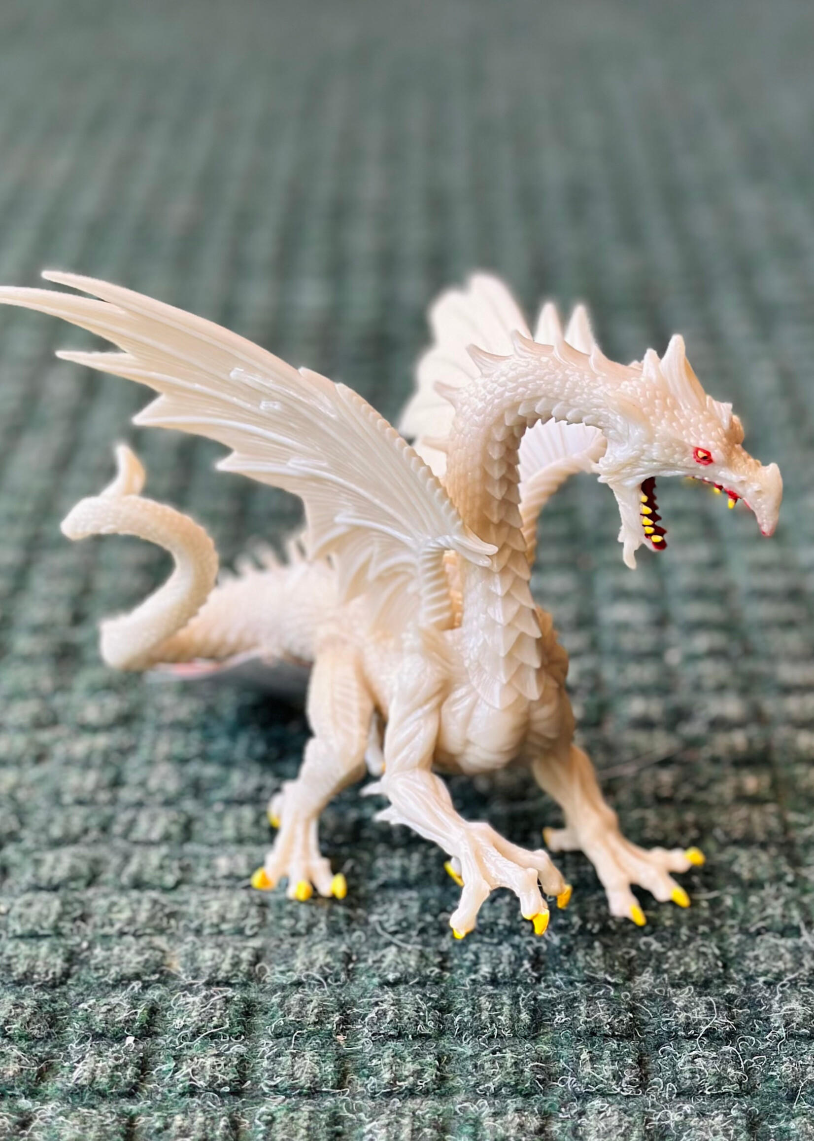 Safari Safari - Glow-in-the-Dark Snow Dragon