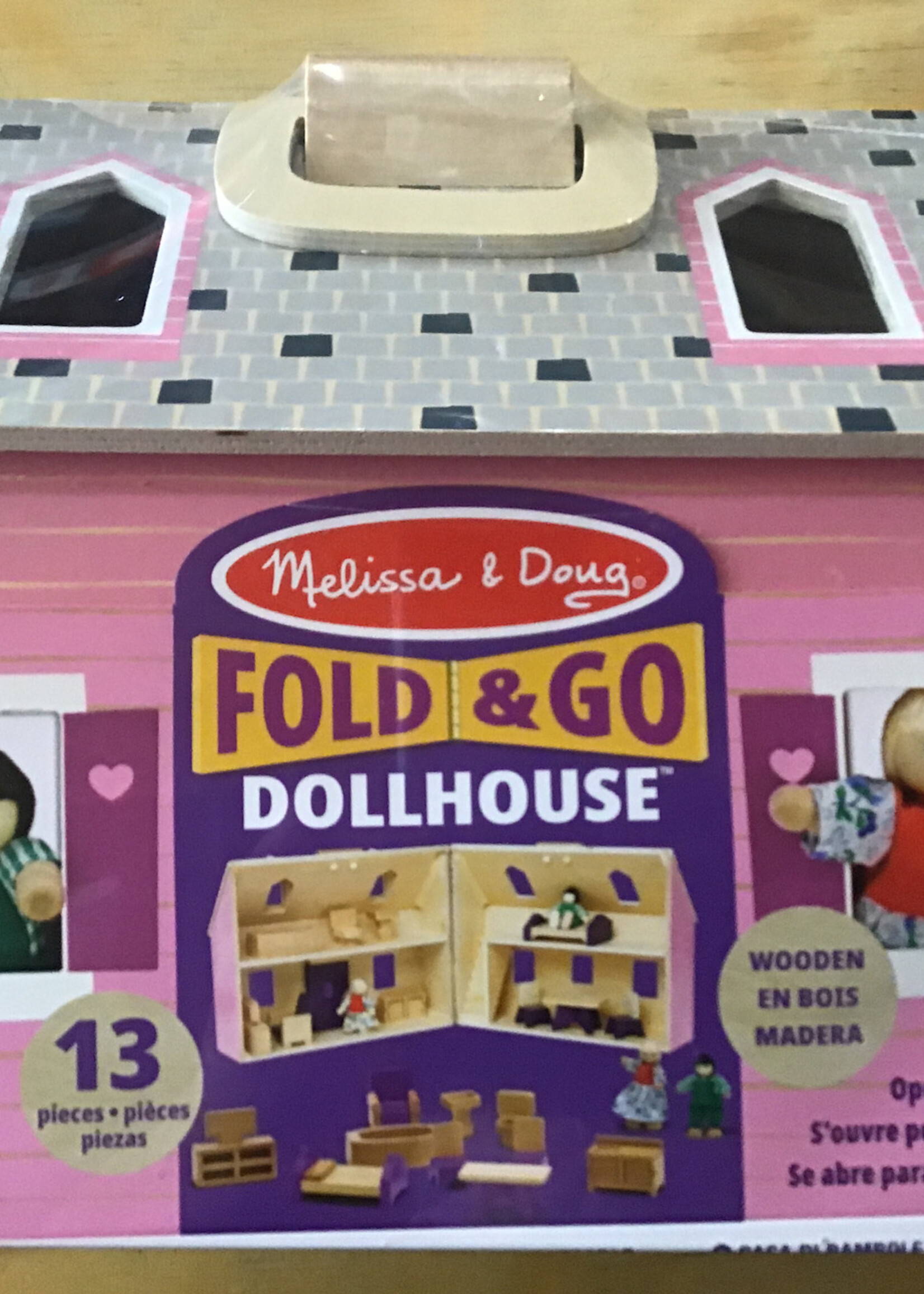 Melissa & Doug Fold and Go Dollhouse