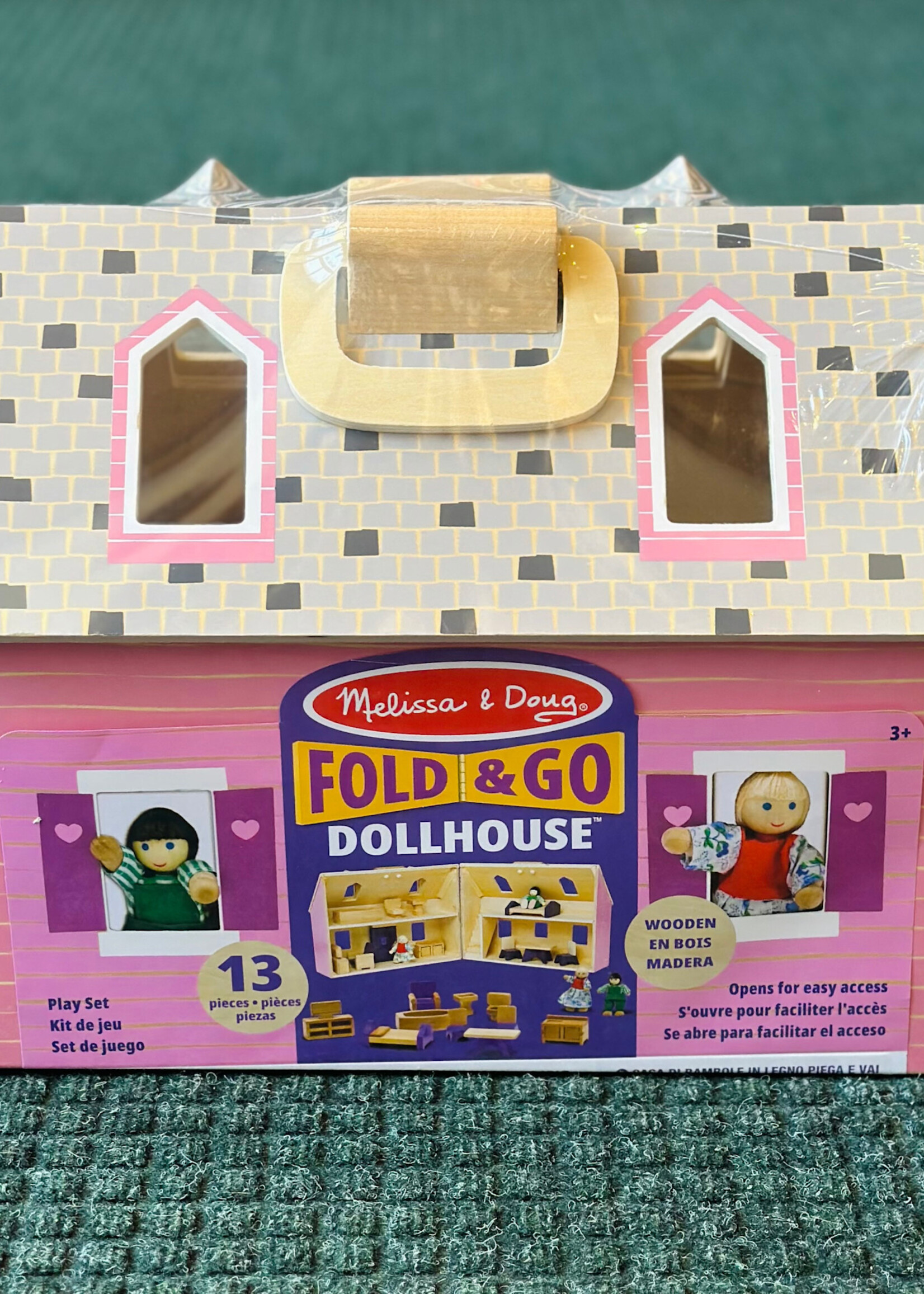 Melissa & Doug Fold & Go Dollhouse