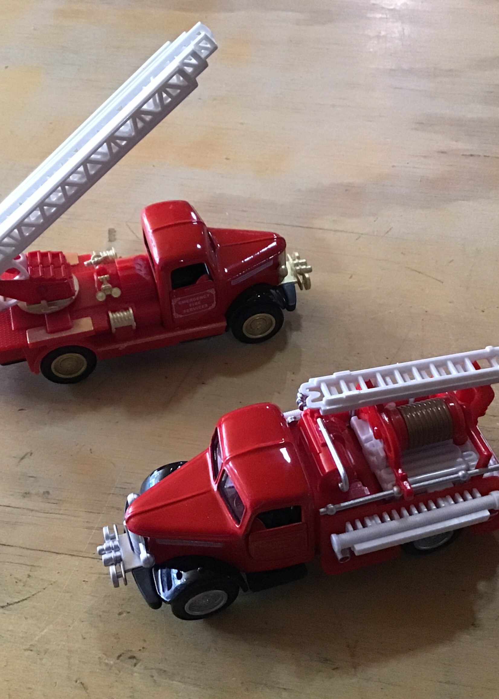 Diecast Pullbacks DieCast Classic Fire Truck