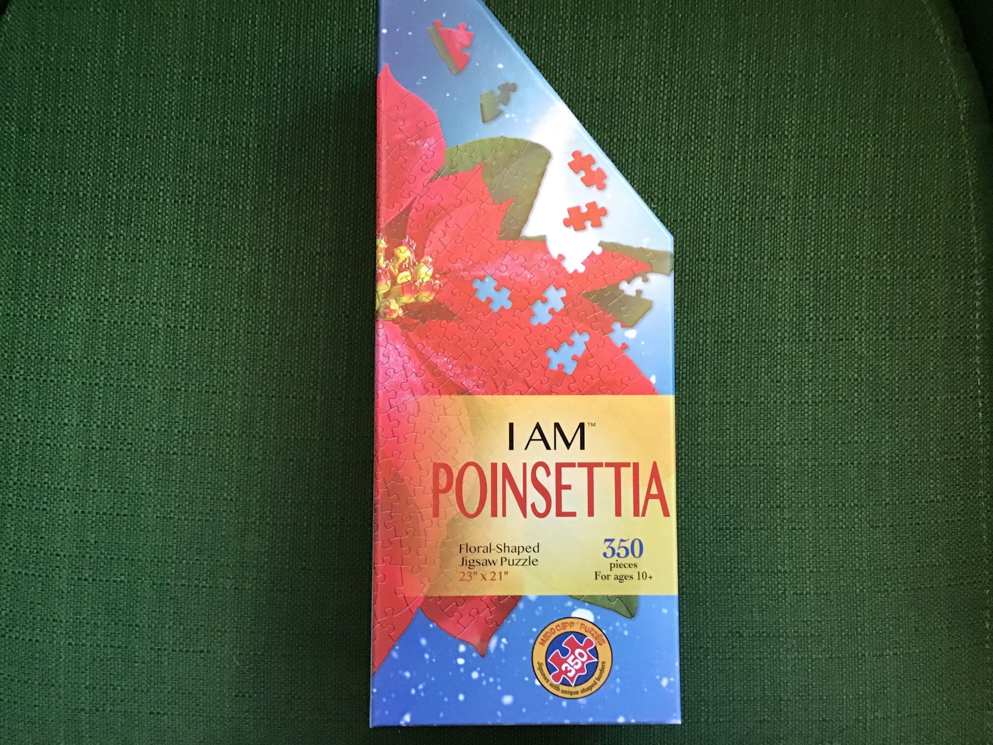 I Am Poinsettia 350 pc | Madd Capp