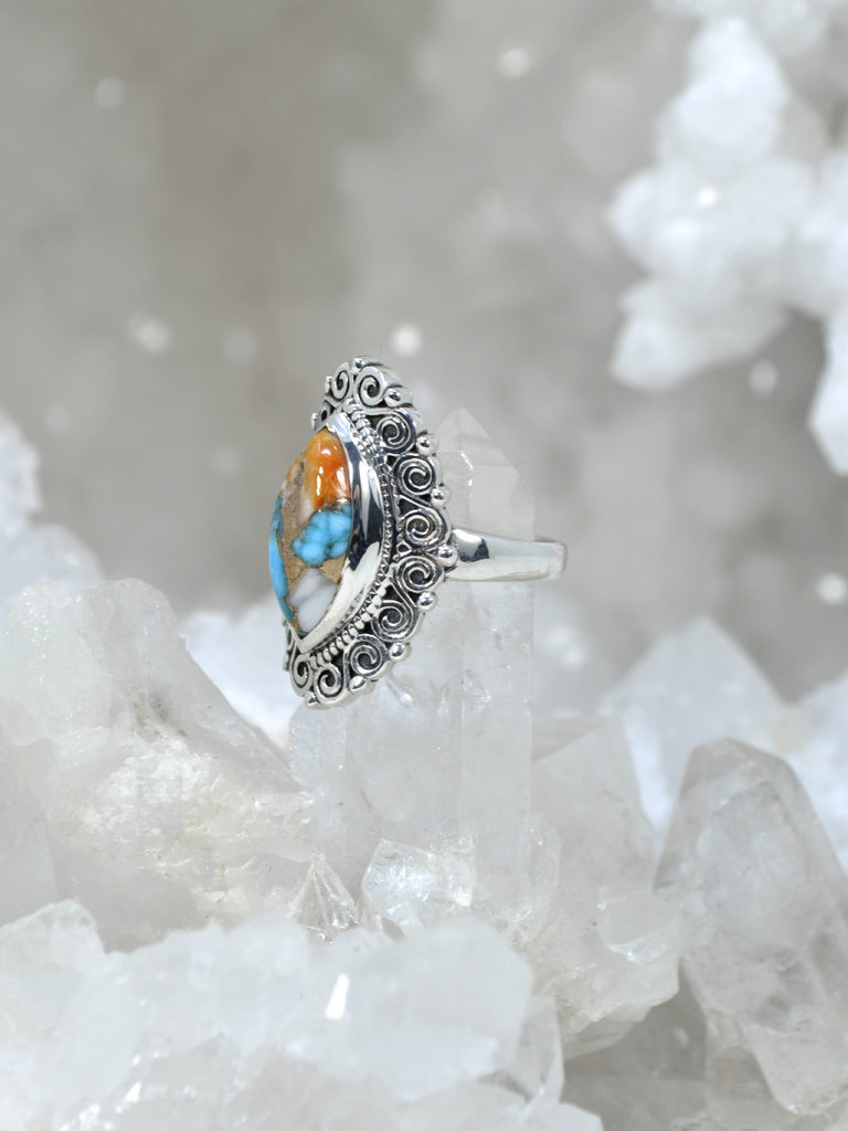 Twirly Oyster Turquoise Ring