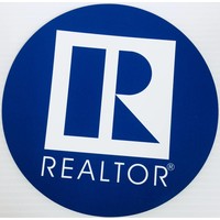 Realtor R Auto Magnet - Round -