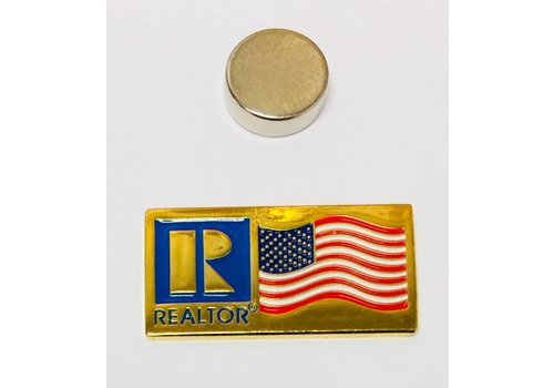 Realtor R Pin - Flag - Gold