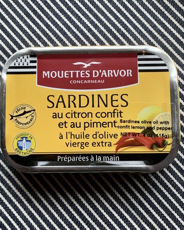 Les Mouettes D'Arvor Sardines in EVOO w/ Lemon Confit & Chili Pepper
