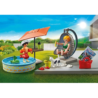 Playmobil myLife Starter Pack - Splashing Fun in The Garden 71476