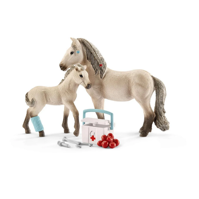 Schleich Horse Club Hannah's First-Aid Kit 42430