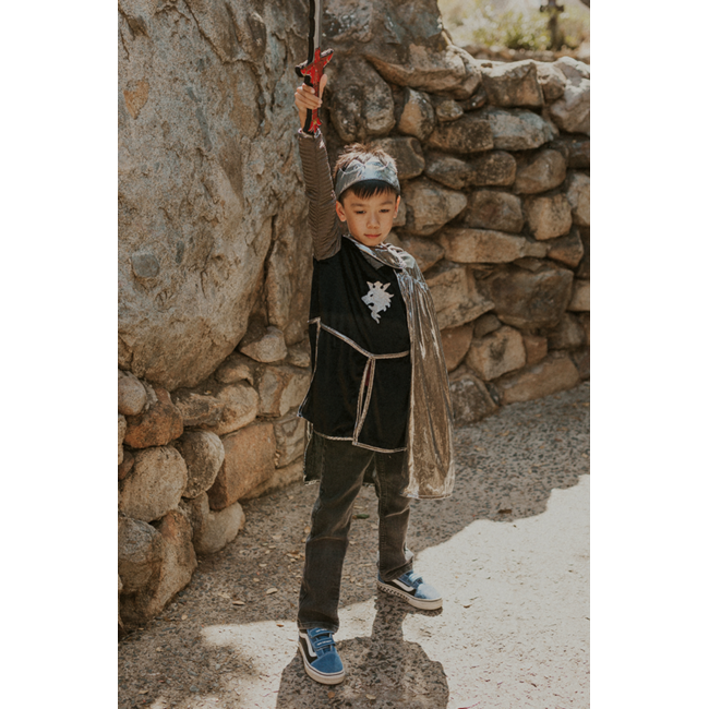 Great Pretenders Silver Knight W/Tunic, Cape & Crown  Size 5-6