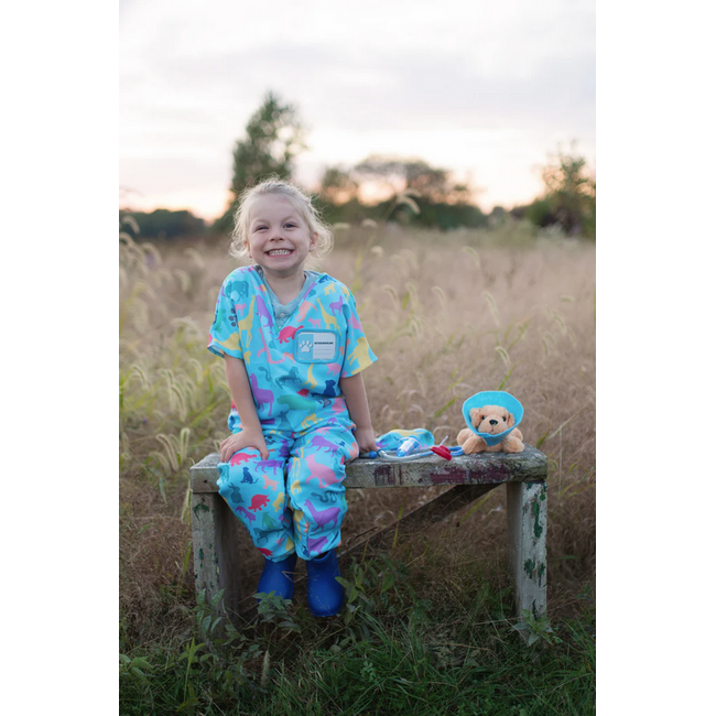 Great Pretenders Veterinarian W/ Accessories  Size 5-6