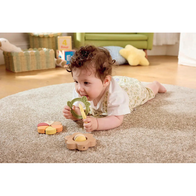 Hape - Artful Flowers Rattle Trio E0144