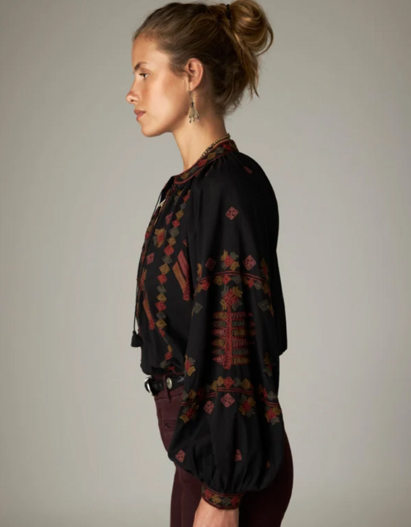 Maison Hotel Maison Hotel Arrows Robin Blouse