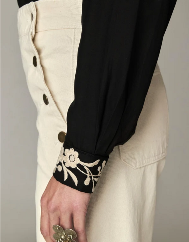 Maison Hotel Maison Hotel Antonio Shirt