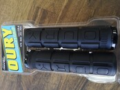 OURY V2 LOCK ON GRIPS Pair Black - 135MM