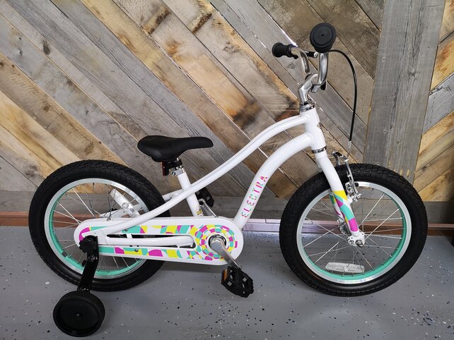 Electra Sprocket 16"  White