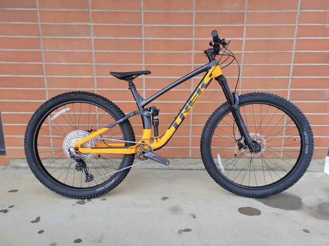 Trek Fuel EX 5 Gen 5 Deore  Lithium Grey/Marigold