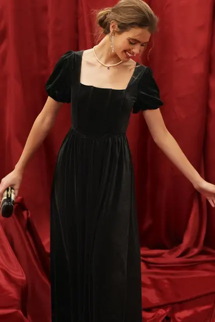 Vinni Velvet Corset Midi Dress - Black