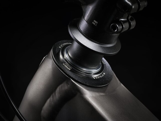 Trek Fuel EX 8 Gen 6 - Galactic Grey to Black Fade