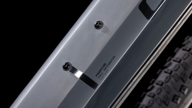 Cube Reaction Hybrid Performance 625 - Night n Black