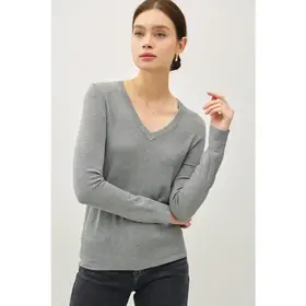 Moxie V-Neck Sweater - Grey