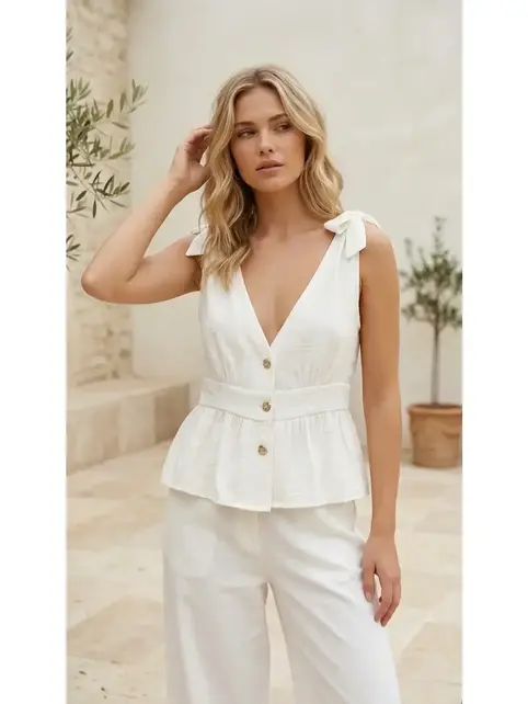 Saesha Flowy Knotted Top - White