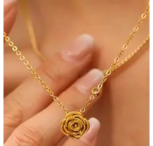 18K Gold Stainless Steel Flower Pendant Necklace | 40NK9545