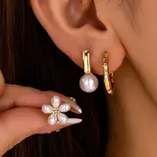 Pearl & Floral Gold Textured Earring Set | 80E63276