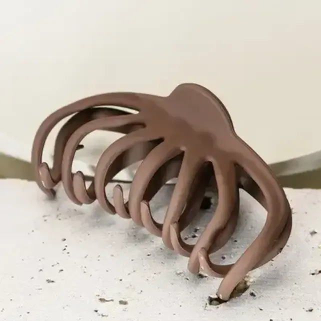 Over Sized Slicked Back Hair Claw Clips | 40H429