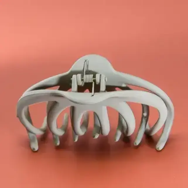 Over Sized Slicked Back Hair Claw Clips | 40H429