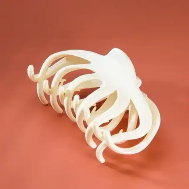 Over Sized Slicked Back Hair Claw Clips | 40H429