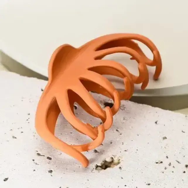Over Sized Slicked Back Hair Claw Clips | 40H429