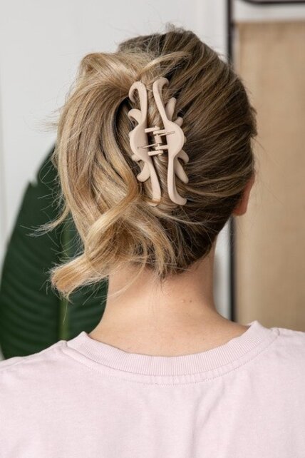 Over Sized Slicked Back Hair Claw Clips | 40H429