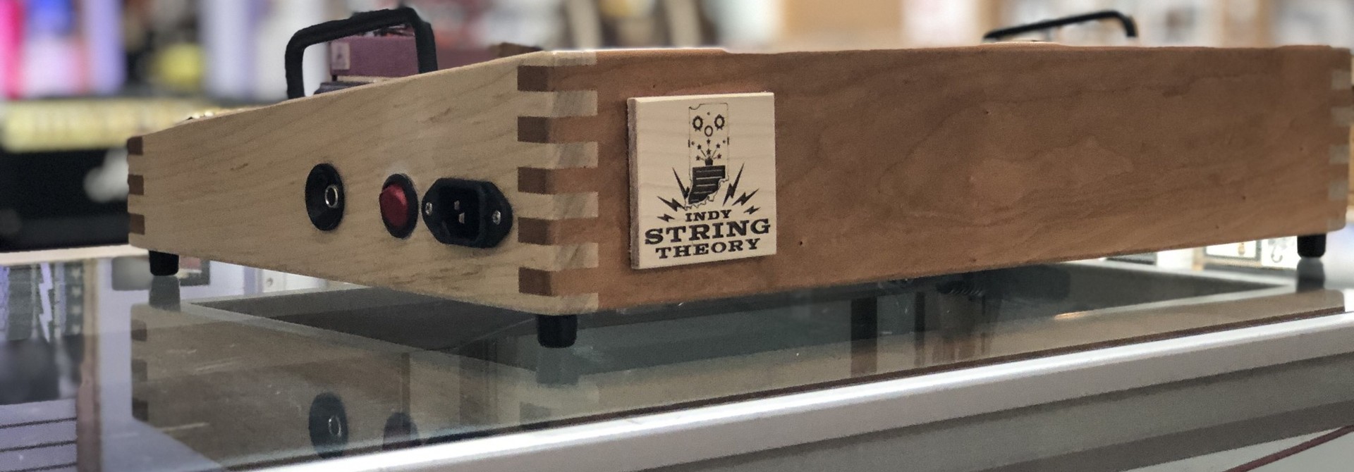 Indy String Theory Cherry/Maple 18"x12" Pedalboard S/N. 17