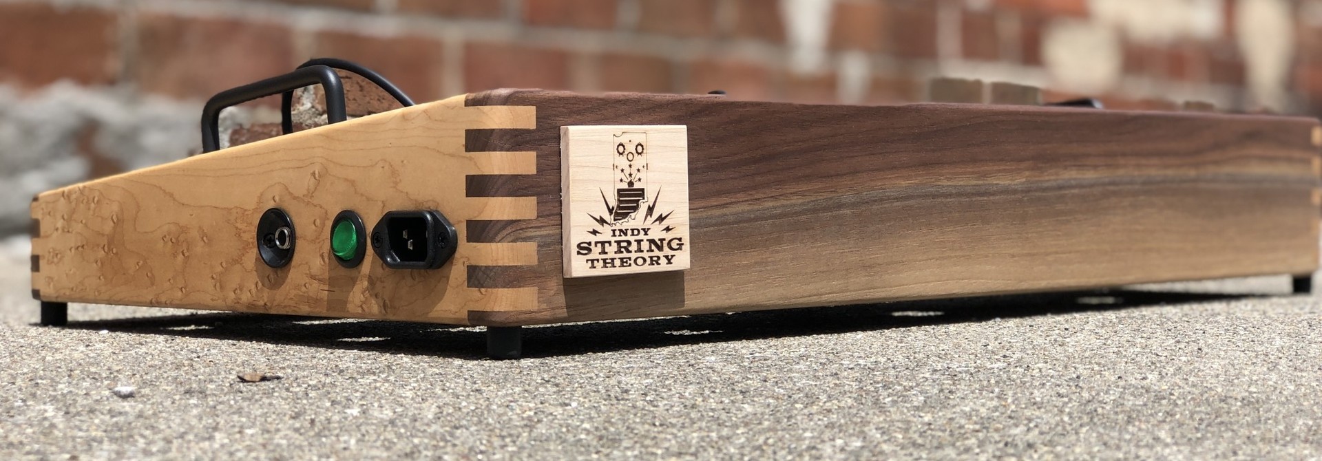 Indy String Theory PREMIUM Walnut/Maple 24"x14" Pedalboard S/N. 20