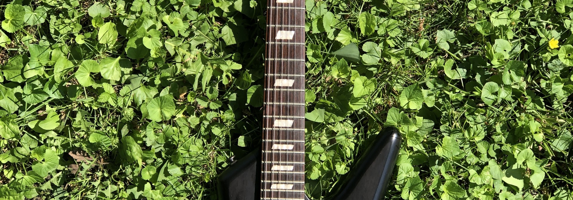Epiphone Explorer GT Worn Black w/ Seymour Duncan Blackout Pickups