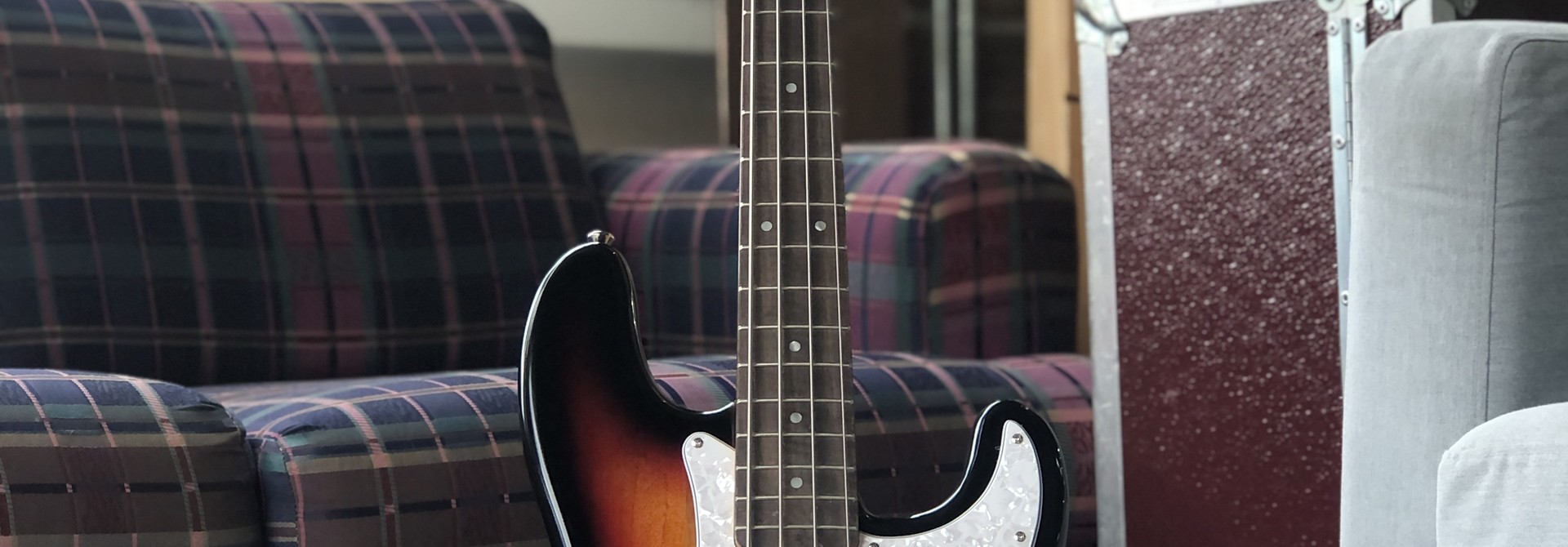 Squier Classic Vibe 60s P Bass 3 Tone Sunburst w/ Indian Laurel Fingerboard