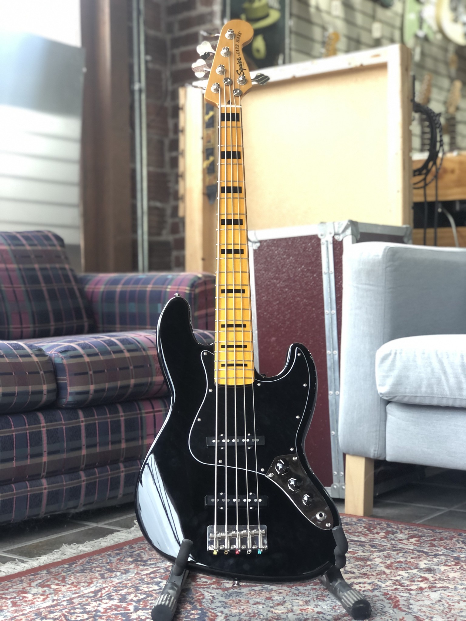 Squier Classic Vibe 70s Jazz Bass V Black w/ Maple Neck Indy String  Theory LLC