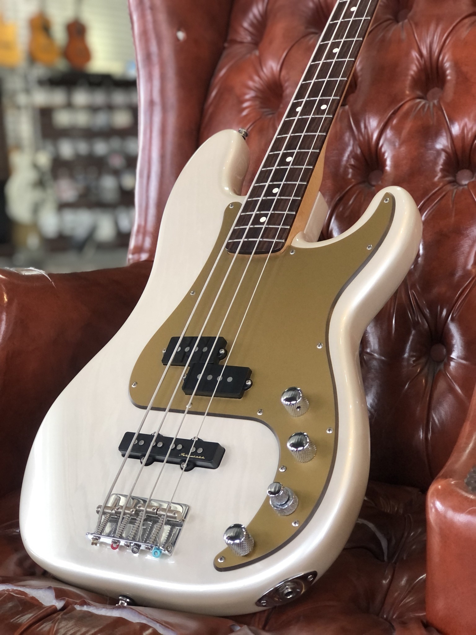 2010 Fender Deluxe P-Bass Special - Blizzard Pearl-7