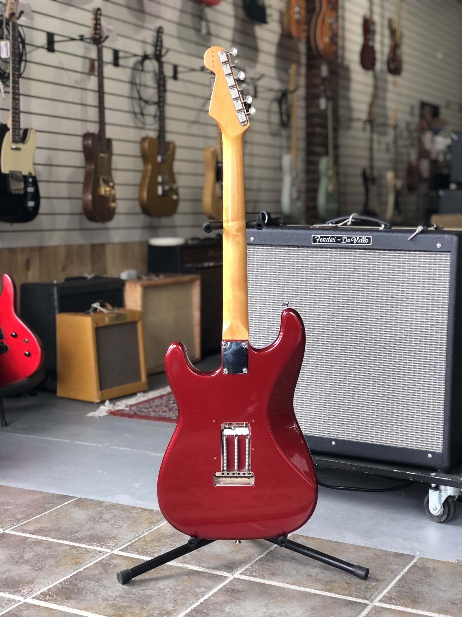 1989 Fender USA Yngwie Malmsteen Stratocaster Candy Apple Red-4