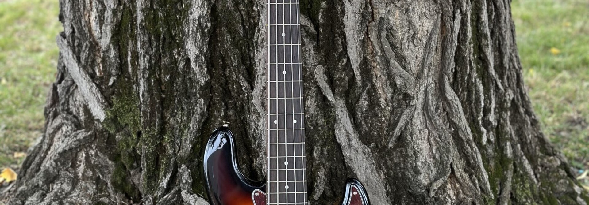 Squier Affinity Jazz Bass w/ EMGs