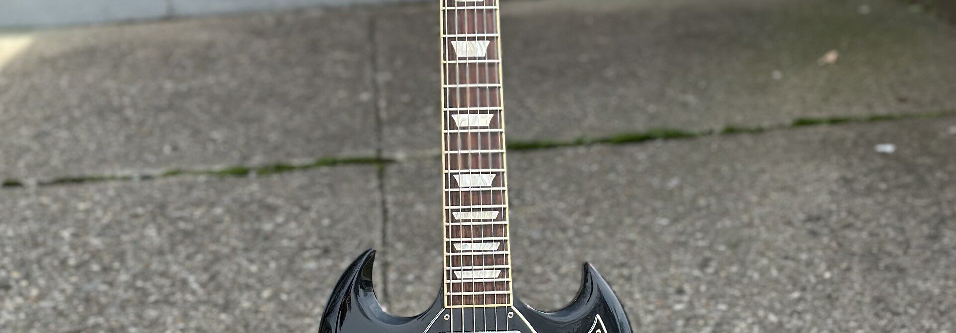 2016 Gibson SG Standard T - Ebony w/gig bag