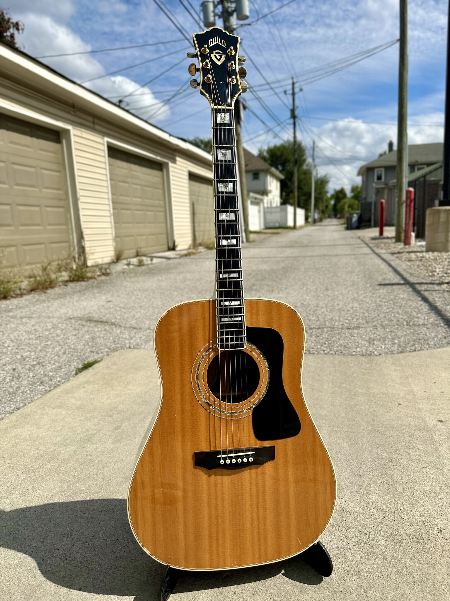 1997-guild-d-55nt.jpg