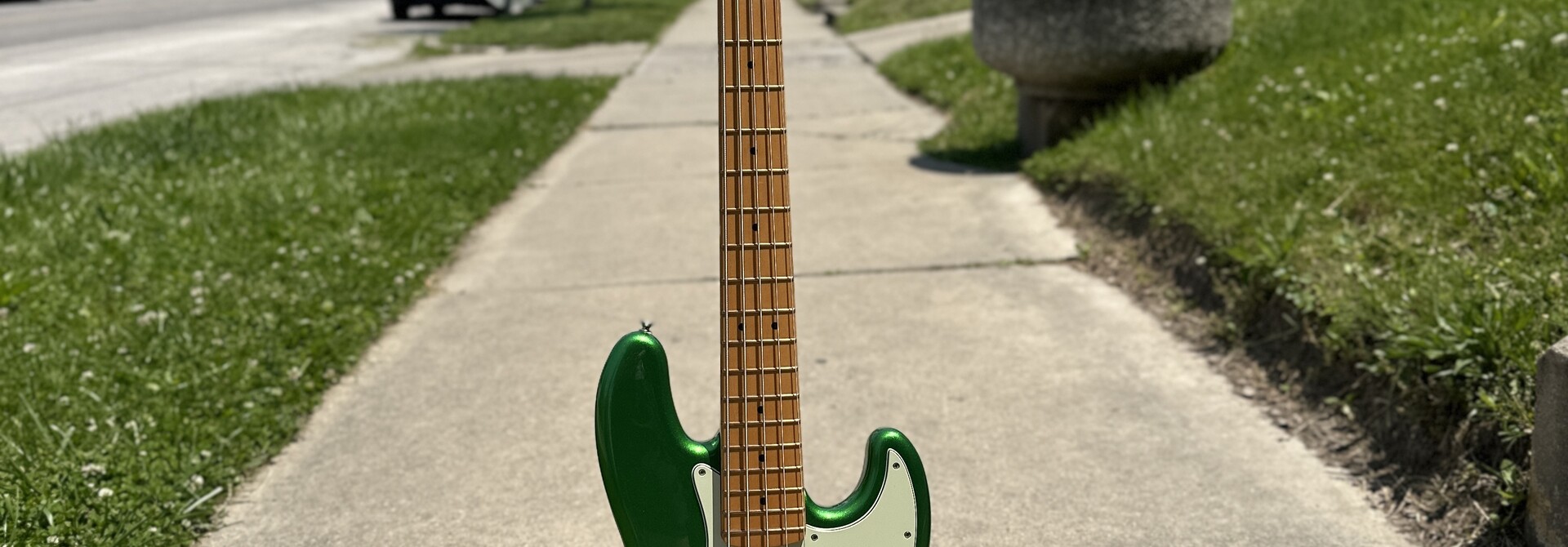 2022 Fender Player Plus Active Jazz Bass V - Cosmic Jade w/ TSA Gator case